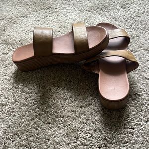 Leather platform sandals